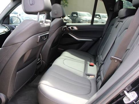 Used 2019 BMW X5 xDrive40i w/ Convenience Package AWD/4WD image 38