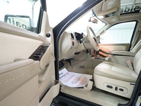 Used 2007 Ford Explorer Limited RWD image 9