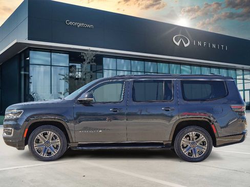 Used 2024 Jeep Wagoneer Series II w/ Flexible Seating Group image 7