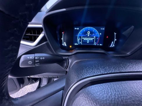 Used 2025 Toyota Corolla SE w/ SE Premium Package image 18