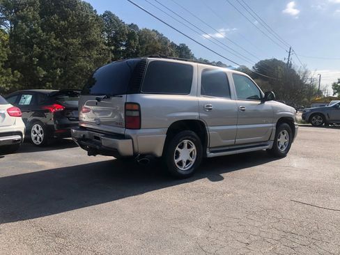 Used 2004 GMC Yukon Denali image 3