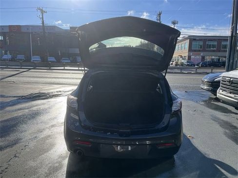 Used 2013 MAZDA MAZDA3 i Grand Touring image 22