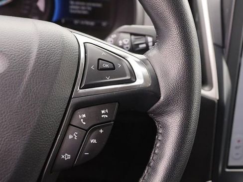 Certified 2024 Ford Edge SEL image 12