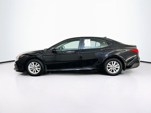 Used 2025 Toyota Camry LE w/ Convenience Package image 4