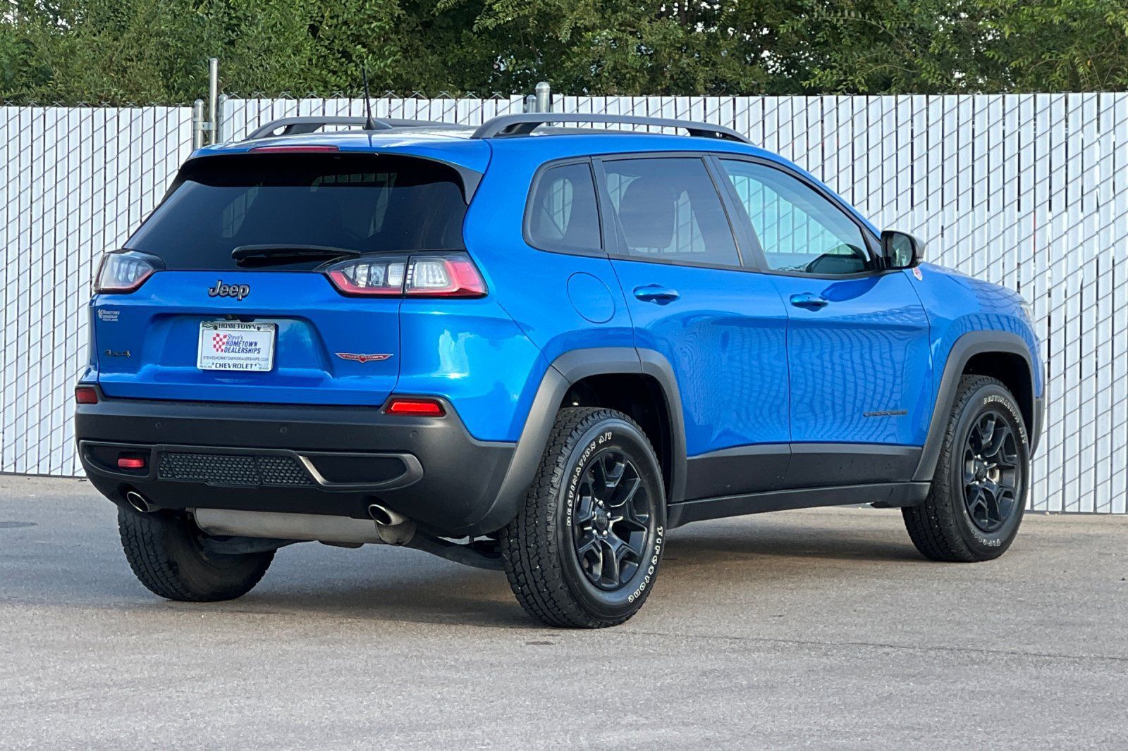 Used 2021 Jeep Cherokee Trailhawk AWD/4WD image 4