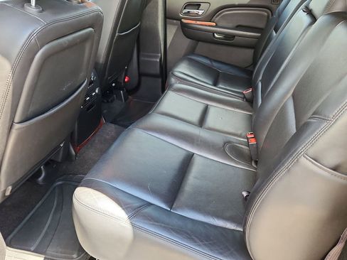 Used 2013 Cadillac Escalade EXT Luxury AWD/4WD image 10