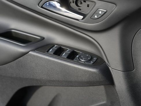 Used 2024 Chevrolet Equinox LT image 28