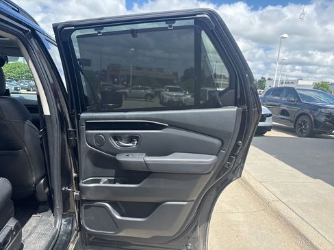 Used 2023 Honda Pilot Touring image 31