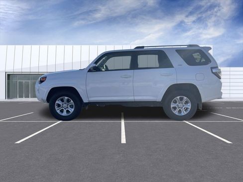 Used 2024 Toyota 4Runner SR5 image 5