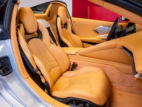 Used 2023 Chevrolet Corvette Stingray Premium Conv w/ Z51 Performance Package image 19