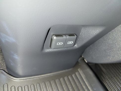 Used 2023 Toyota RAV4 XLE Premium image 24