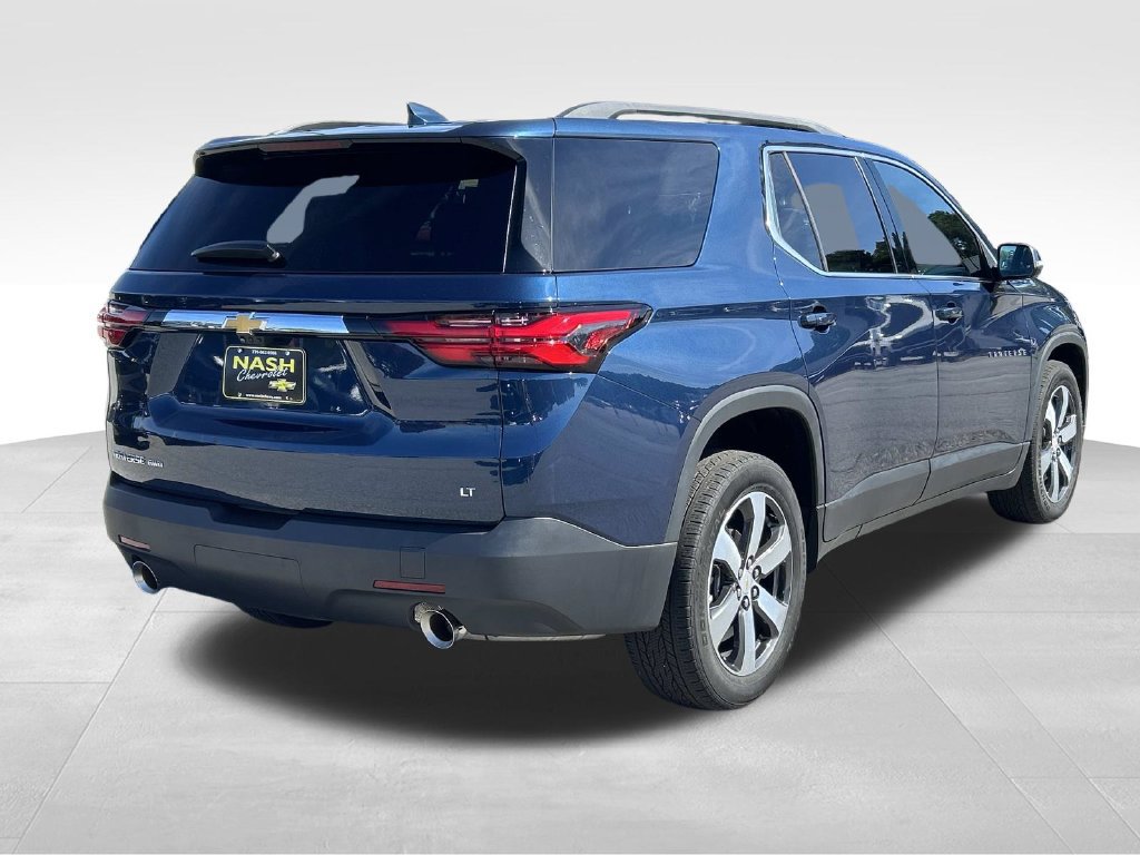 Used 2023 Chevrolet Traverse LT w/ LT Premium Package AWD/4WD image 3