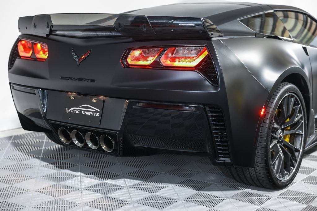Used 2016 Chevrolet Corvette Z06 w/ 3LZ Preferred Equipment Group RWD image 12
