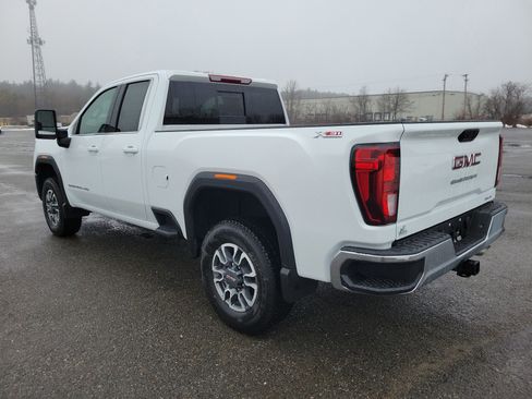 New 2026 GMC Sierra 2500 SLE image 5