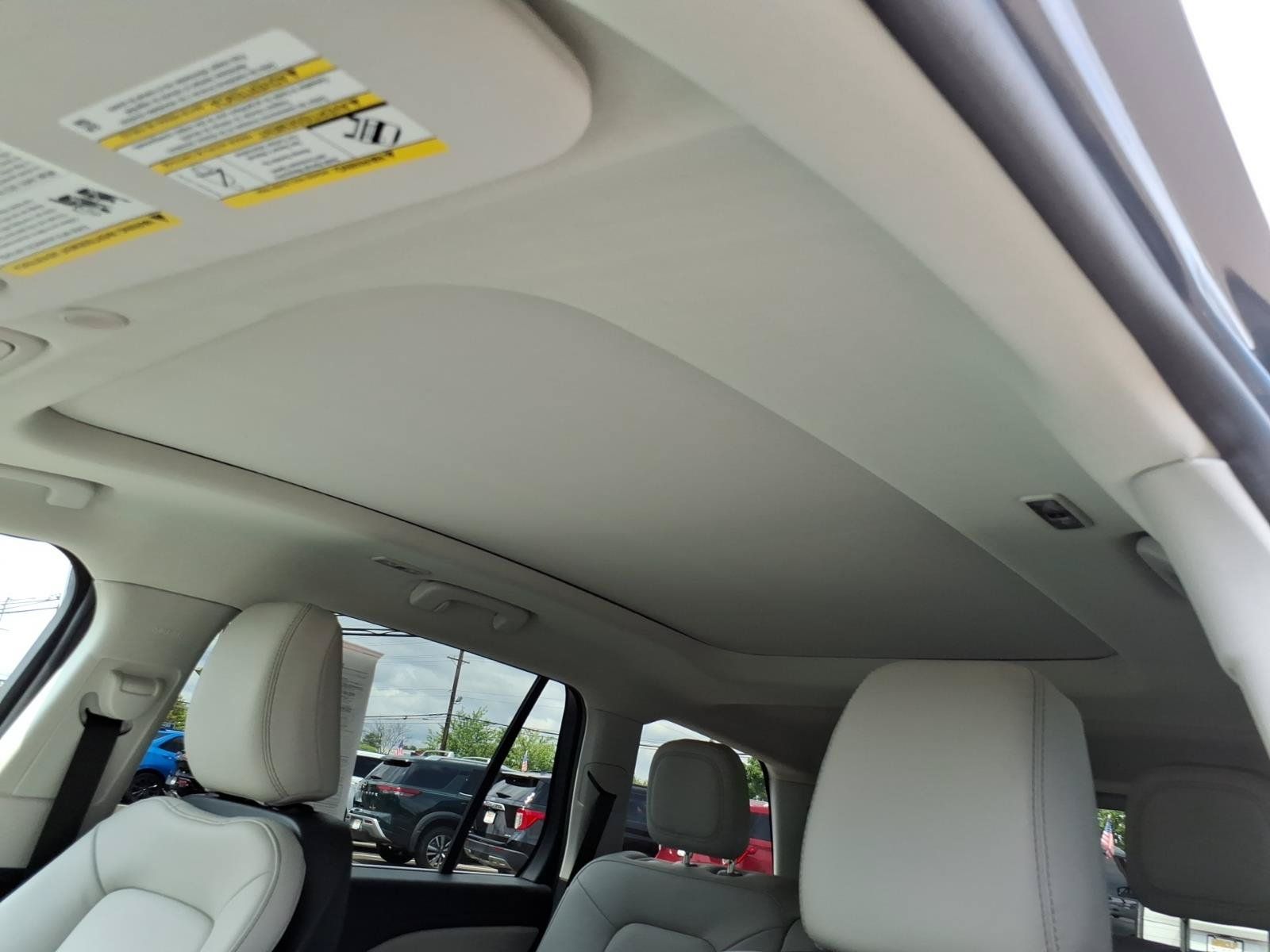 Used 2026 Lincoln Aviator AWD image 16