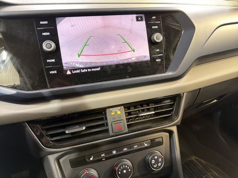 Used 2022 Volkswagen Taos SE image 19