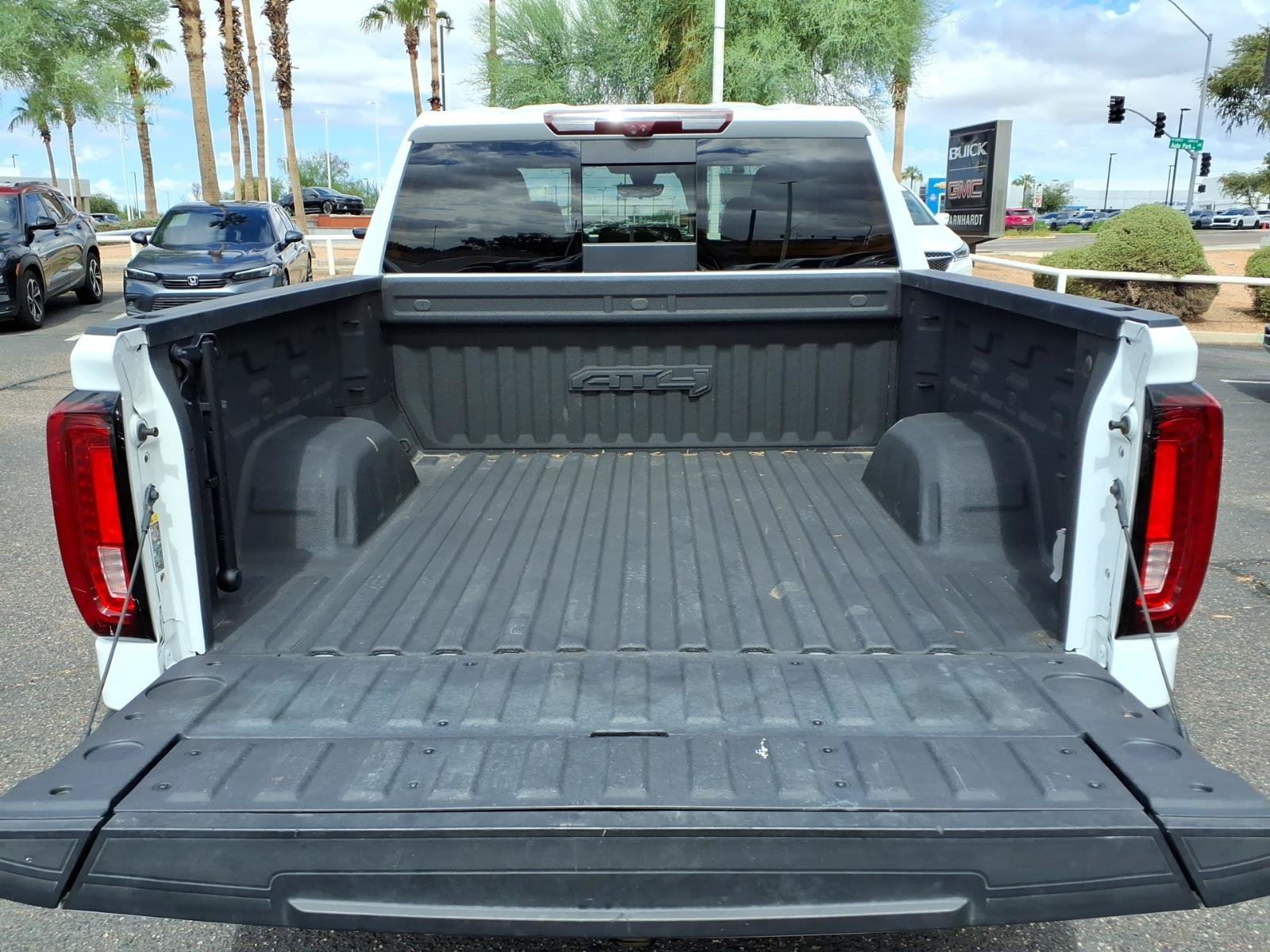 Used 2022 GMC Sierra 1500 AT4 w/ AT4 Premium Package AWD/4WD image 16
