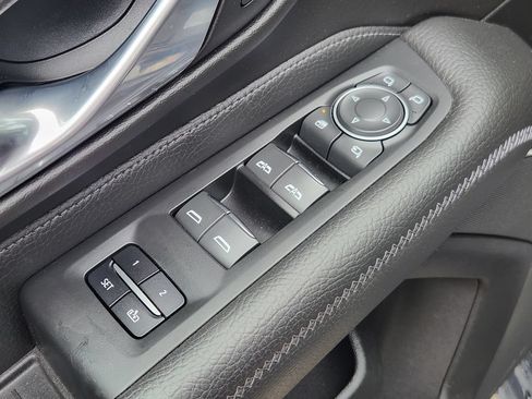 Used 2022 GMC Yukon Denali RWD image 22
