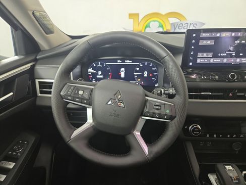 New 2026 Mitsubishi Outlander SE image 14