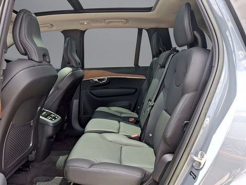 Used 2023 Volvo XC90 B6 Plus AWD/4WD image 26