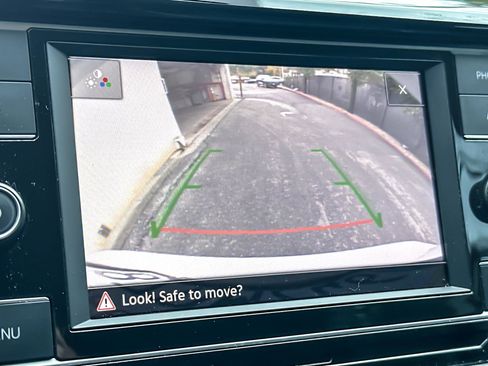 Used 2022 Volkswagen Taos S image 18