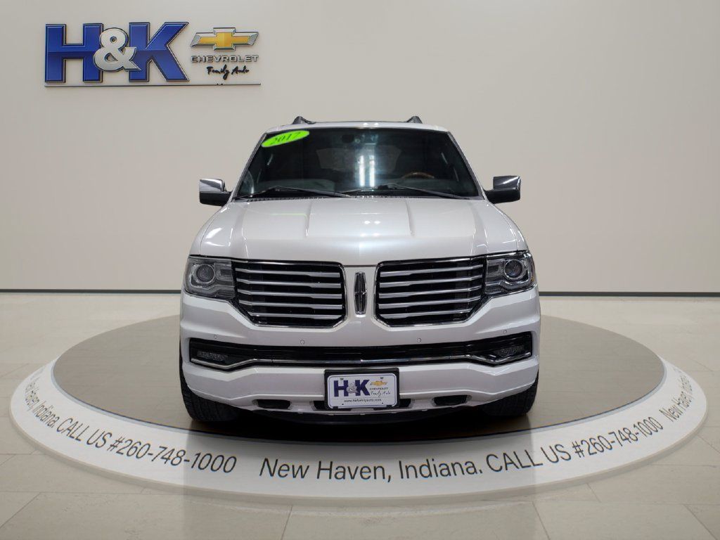 Used 2017 Lincoln Navigator Select AWD/4WD image 2