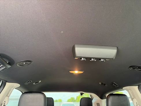 Used 2019 Dodge Grand Caravan SXT FWD image 23