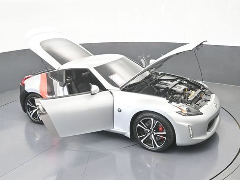 Used 2020 Nissan 370Z w/ Sport Package image 65