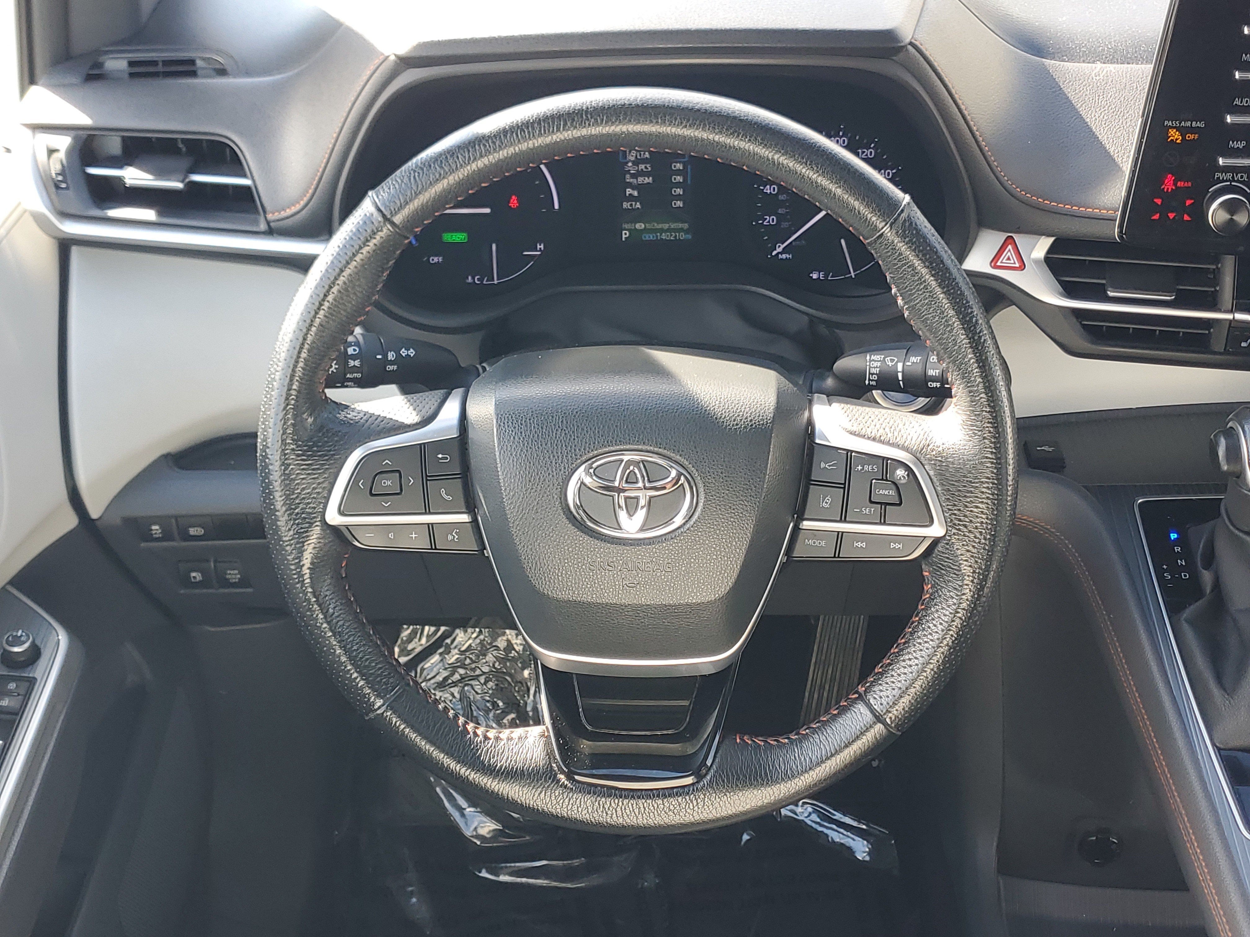 Used 2023 Toyota Sienna XSE AWD/4WD image 25