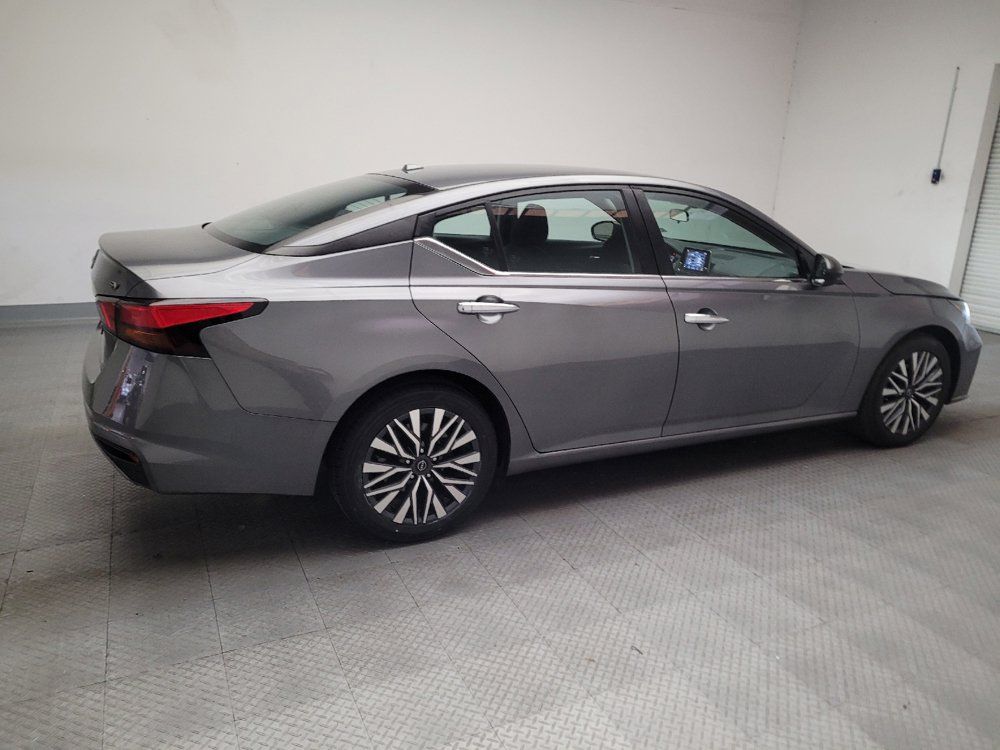 Used 2024 Nissan Altima 2.5 SV FWD image 10