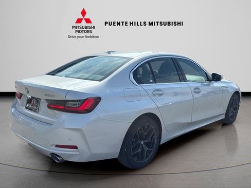 Used 2025 BMW 330i xDrive Sedan w/ Convenience Package image 5