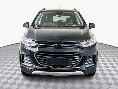 Used 2020 Chevrolet Trax LT w/ LT Convenience Package image 2