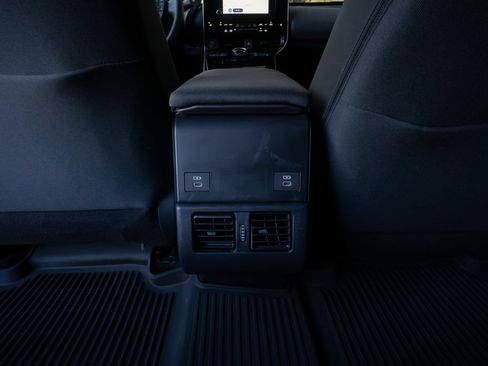 Used 2024 Subaru Solterra AWD/4WD image 18