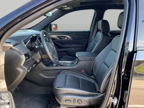 Used 2023 Chevrolet Traverse Premier w/ Redline Edition FWD image 15