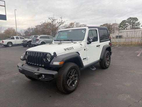 Used 2023 Jeep Wrangler Willys image 3