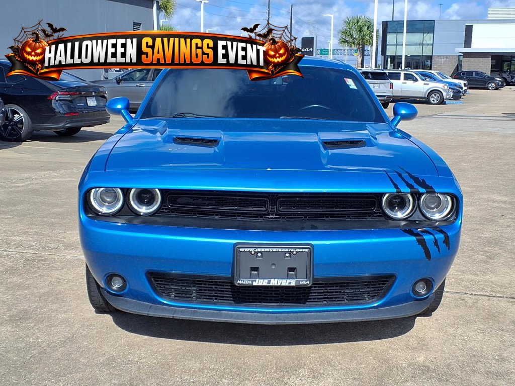 Used 2023 Dodge Challenger SXT w/ Plus Package RWD image 7