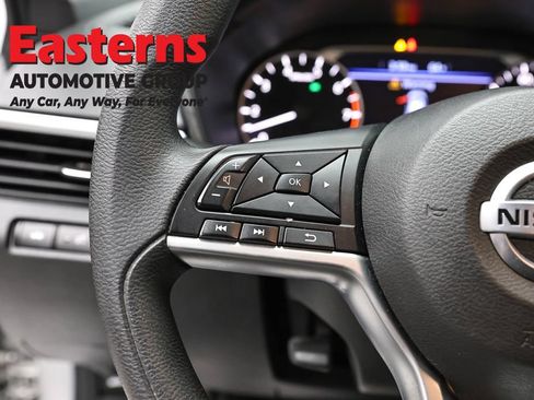 Used 2022 Nissan Altima 2.5 SV FWD image 15