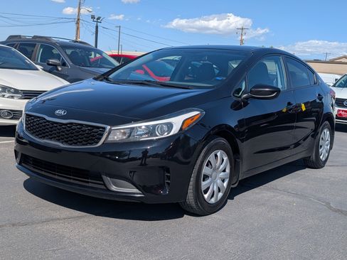 Used 2017 Kia Forte LX image 2