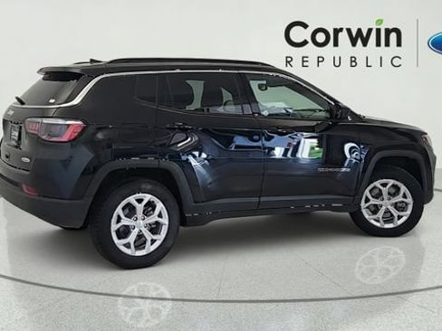 Used 2024 Jeep Compass Latitude AWD/4WD image 6