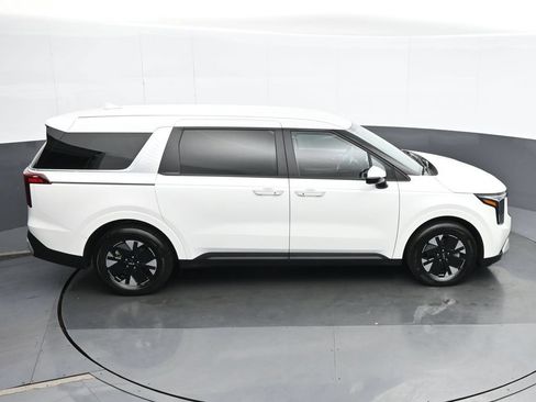 Used 2026 Kia Carnival LXS FWD image 24