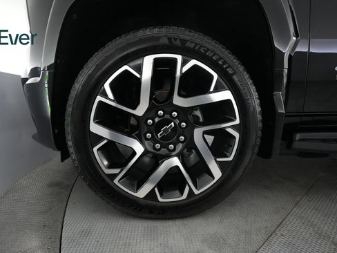 Used 2025 Chevrolet Silverado EV RST AWD/4WD image 13
