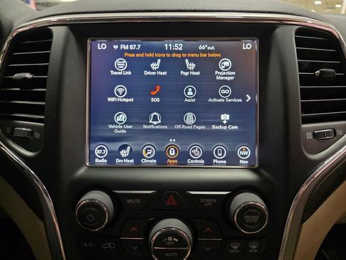 Used 2018 Jeep Grand Cherokee Laredo image 24