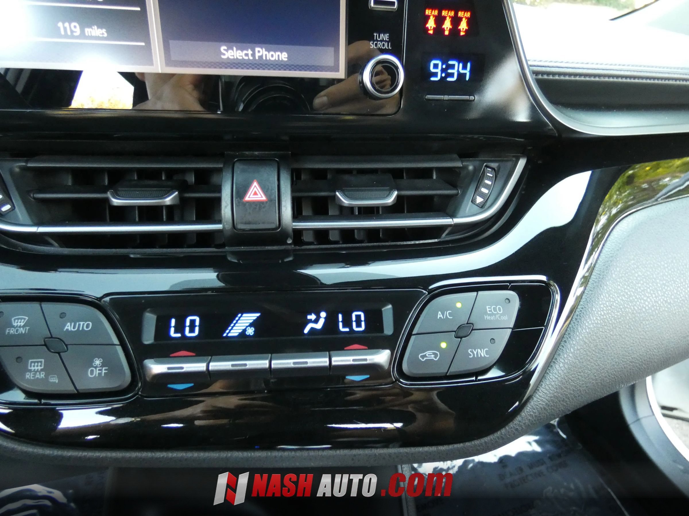Used 2019 Toyota C-HR LE FWD image 42