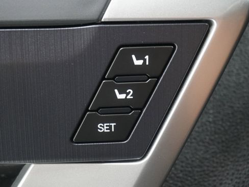 Used 2022 Toyota Tundra Platinum w/ Advanced Package image 18