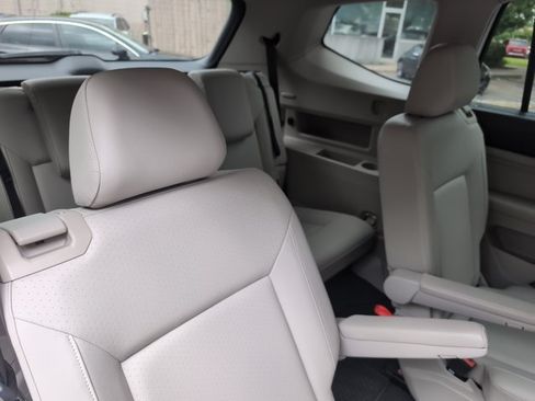 Used 2019 Volkswagen Atlas SE FWD image 22