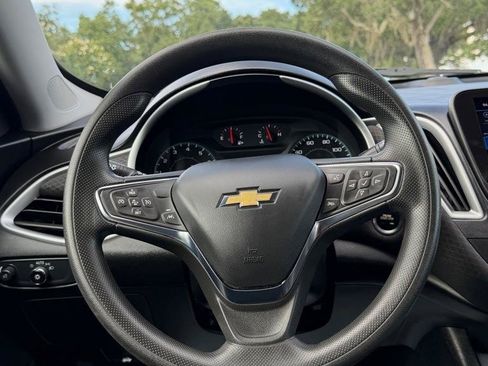 Used 2023 Chevrolet Malibu LT FWD image 19