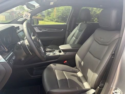 Certified 2025 Cadillac XT5 Sportv w/ Technology Package AWD/4WD image 10