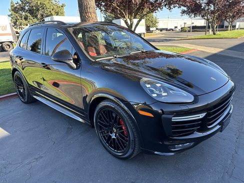 Used 2016 Porsche Cayenne GTS AWD/4WD image 3