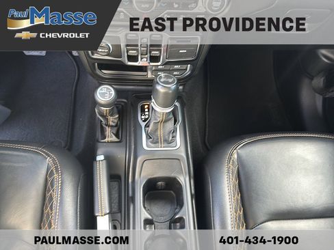 Used 2023 Jeep Wrangler Unlimited Sahara AWD/4WD image 15