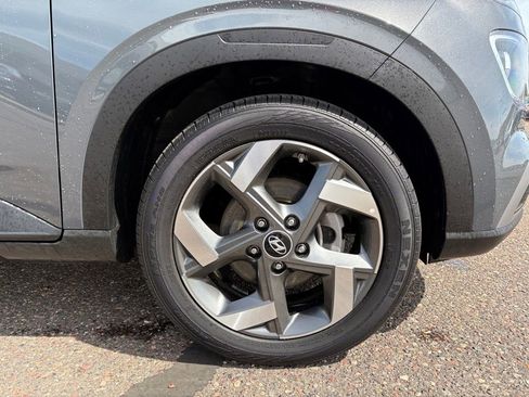 Used 2025 Hyundai Venue SEL FWD image 9